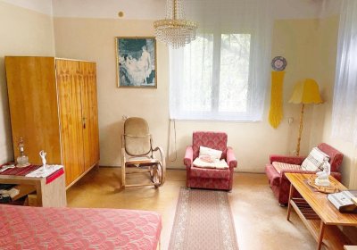 SÜRGŐSEN ELADÓ CSALÁDI HÁZ a SASVÁR utca közelében CSENDES utcában