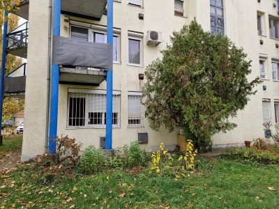 KORONAFÜRT utcában CIRKÓS 1,5 SZOBÁS LAKÁS ELADÓ