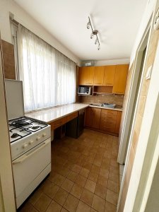 TIHANY utcában négy emeletes SZIGETELT házban I.em-i 2 SZOBÁS LAKÁS ELADÓ