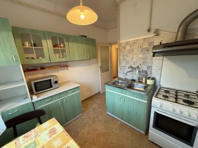 NAGYZUGLÓBAN BUZOGÁNY utcánál I. em-i 47 nm-es, ERKÉLYES LAKÁS ELADÓ