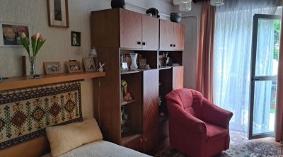 FISCHER ISTVÁN utcánál 60 nm-es, 2 szobás LAKÁS ELADÓ GÉPKOCSIBEÁLLÓVAL