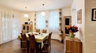 RITKASÁG!! XVI.ker 2010-ben ÉPÜLT GARÁZSOKNÁL összeérő IKERHÁZ ELADÓ