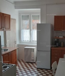 NAGYZUGLÓBAN 52 nm-es I. emeleti lakás ELADÓ